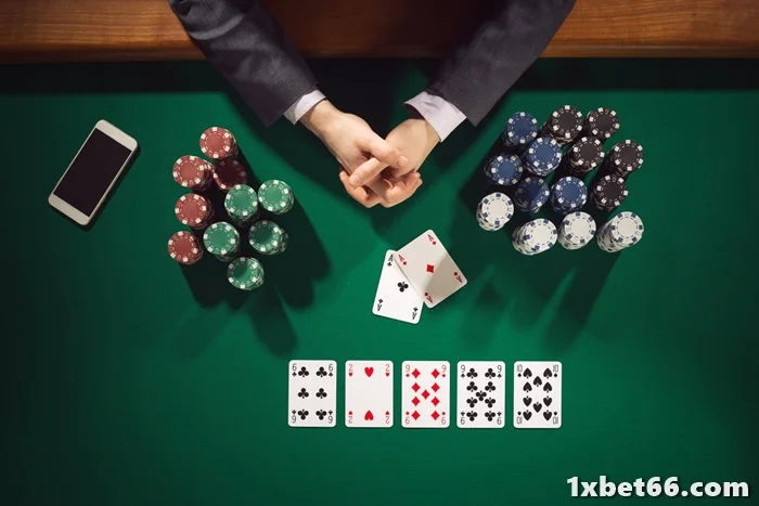 포커 카드 게임의 액션