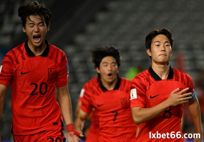 1979년생 선수의 한국 축구 발전에서의 역할